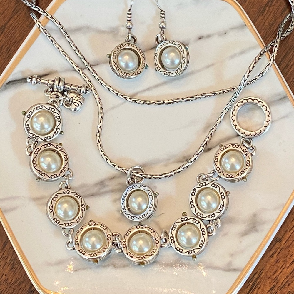 Let’s Shop Poshmark🛍😊💕 - Picture 11 of 13